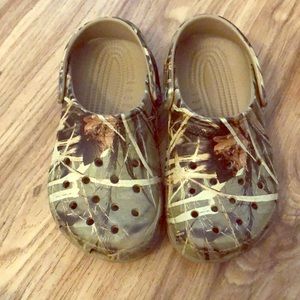 Camo kids crocs